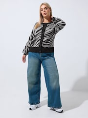 Yours Curve Grey Limited Balloon Sleeve Zebra Print Cardigan - Image 2 of 6