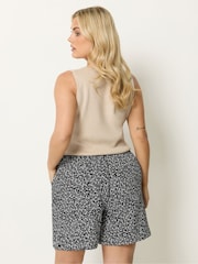 Yours Curve Black Textured Shorts - Image 3 of 5