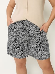 Yours Curve Black Textured Shorts - Image 4 of 5