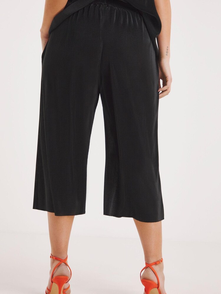 Simply Be Black Plissé Culottes - Image 2 of 5 Simply Be Black Plissé Culottes - Image 2 of 5