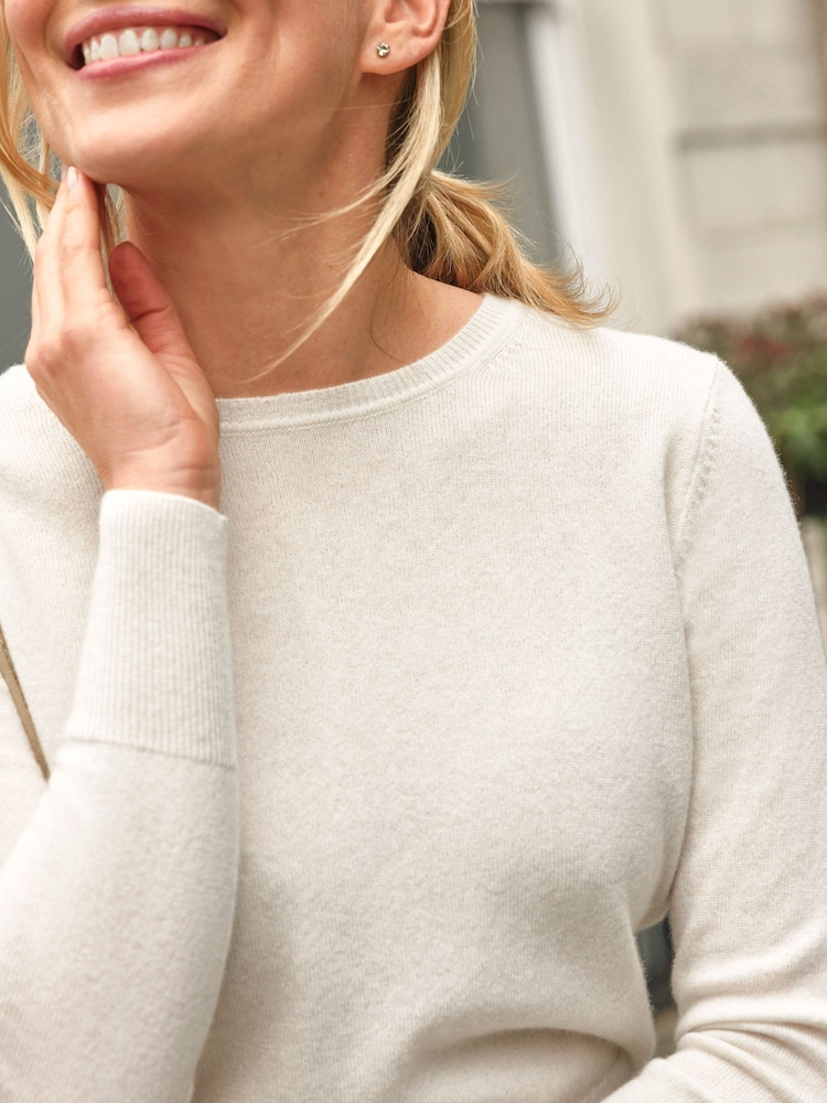 Pure Collection White Cashmere Crop Jumper - Image 3 of 3 Pure Collection White Cashmere Crop Jumper - Image 3 of 3