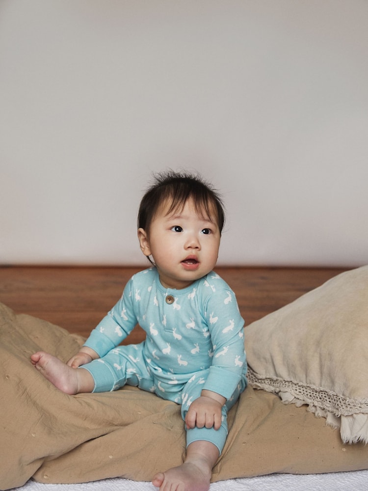 The Little Tailor Baby 2 Piece Jersey Bunny Print 100% Cotton Gift Set - Image 9 of 9
