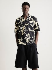 Camisa extragrande con estampado floral de River Island - Imagen 1 de 4