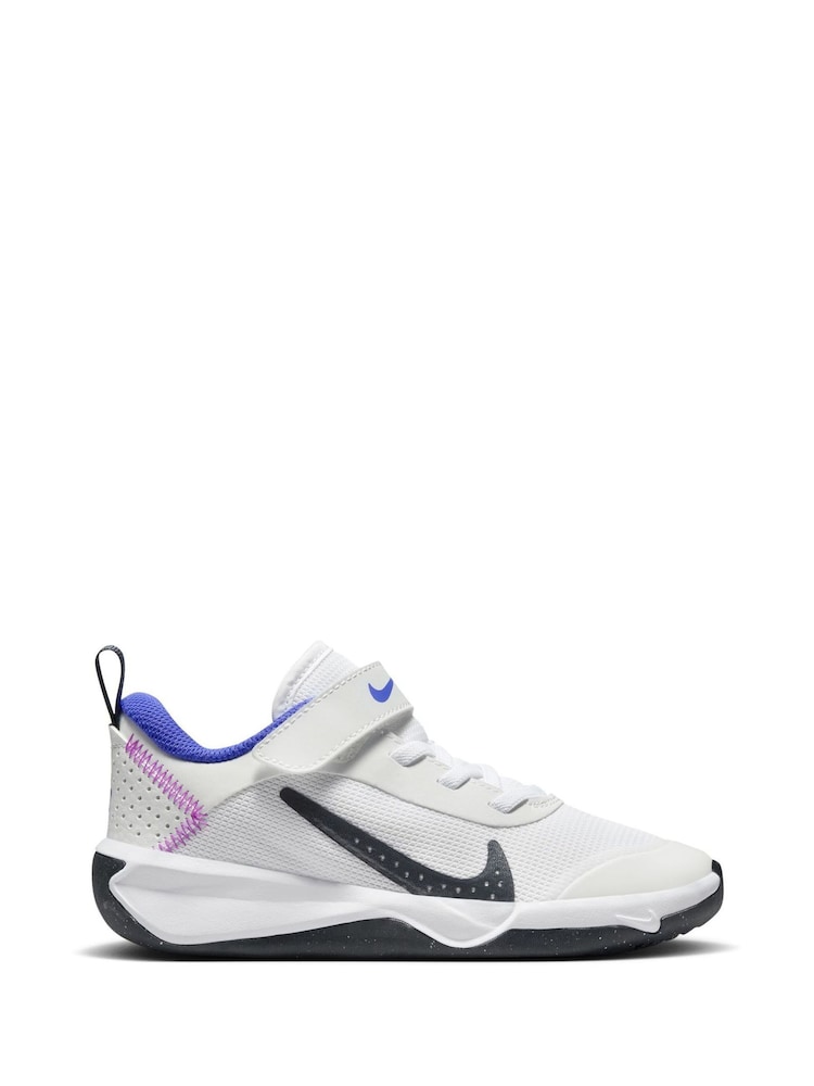 Nike White/Navy Junior Omni Trainers - Image 1 of 9