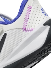 Nike White/Navy Junior Omni Trainers - Image 8 of 9