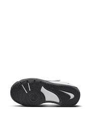 Nike White/Navy Junior Omni Trainers - Image 9 of 9