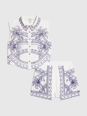 Blanco/azul - Conjunto de camisa y pantalones cortos con aberturas y estampado de palmeras de River Island - Imagen 1 de 5