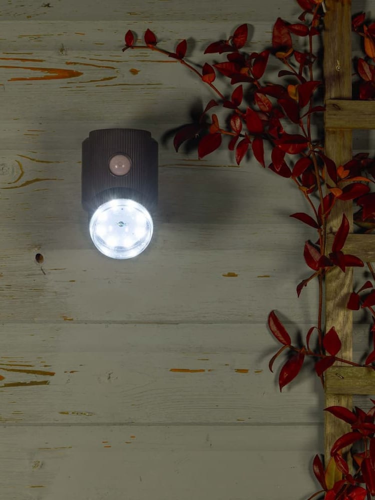 The Solar Centre Warm White SentryTwist Solar Security Light - Image 2 of 6 The Solar Centre Warm White SentryTwist Solar Security Light - Image 2 of 6