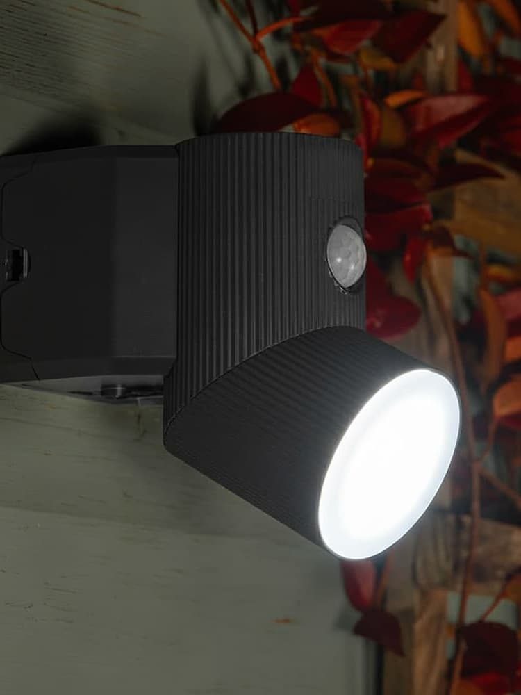 The Solar Centre Warm White SentryTwist Solar Security Light - Image 6 of 6 The Solar Centre Warm White SentryTwist Solar Security Light - Image 6 of 6