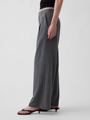 Graue Streifen - Gap 365 Bundfaltenhose aus gebürstetem Twill mit hoher Taille - Bild 3 von 5