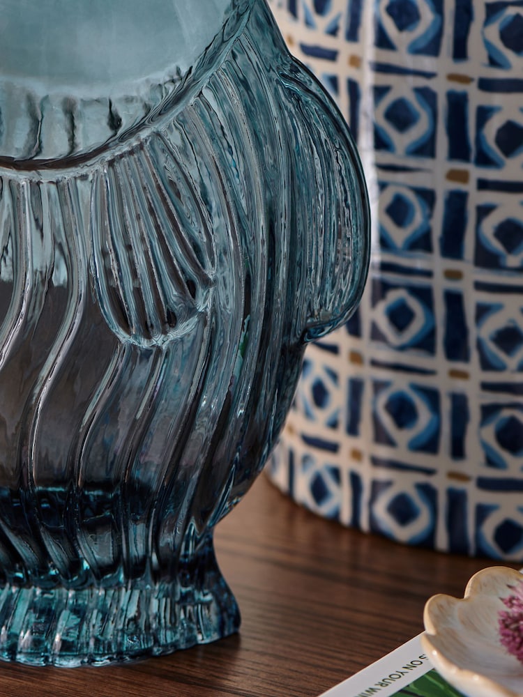 Nina Campbell Blue Glass Fish Vase - Image 2 of 4