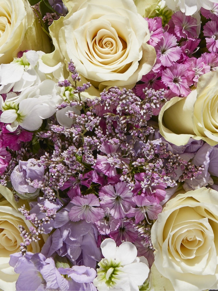 Bloom & Wild The Hallie Letterbox Bouquet - Image 4 of 4