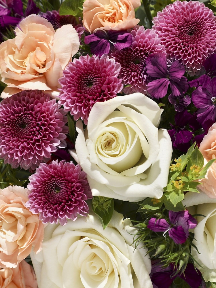 Bloom & Wild The Pardeep Hand-Tied Bouquet - Image 4 of 4