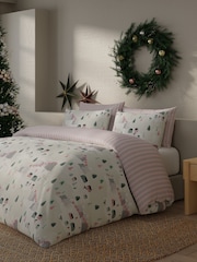Vantona Pink Christmas Ski Scene Duvet Cover and Pillowcase Set - Image 3 of 5