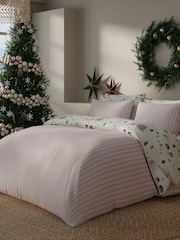 Vantona Pink Christmas Ski Scene Duvet Cover and Pillowcase Set - Image 4 of 5