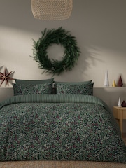 Vantona Green Christmas Foliage Duvet Cover and Pillowcase Set - Image 1 of 5