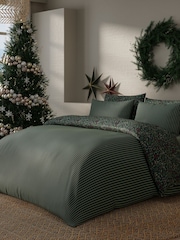 Vantona Green Christmas Foliage Duvet Cover and Pillowcase Set - Image 4 of 5