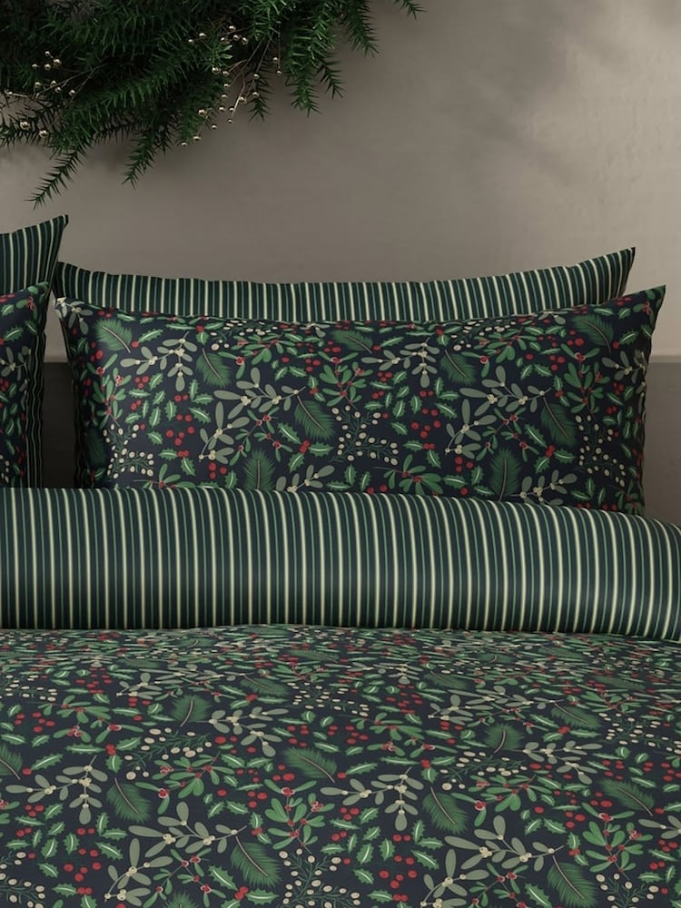 Vantona Green Christmas Foliage Duvet Cover and Pillowcase Set - Image 5 of 5 Vantona Green Christmas Foliage Duvet Cover and Pillowcase Set - Image 5 of 5