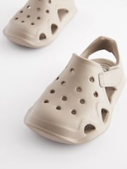 Neutralny - Moulded Closed Toe Clogs - Image 6 of 8