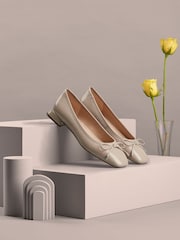 Clarks Natural Patent Ubree15 Step Shoes - Image 1 of 10