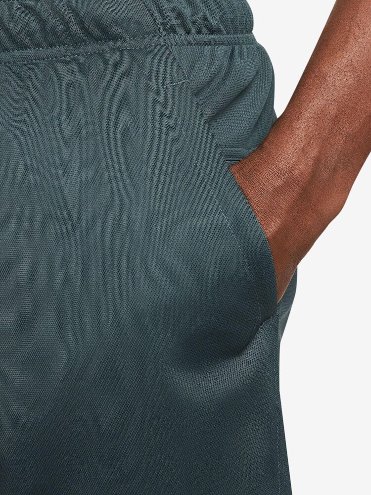 Nike Green Dri-FIT Totality 7" Unlined Knit Shorts - Image 4 of 4