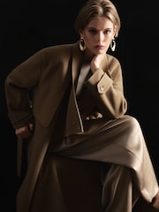 Abrigo de Doble botonadura de lana con costuras invisibles de Atelier - Imagen 7 de 9