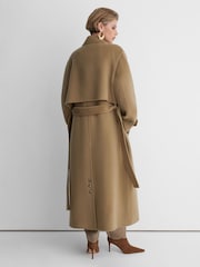 Abrigo de Doble botonadura de lana con costuras invisibles de Atelier - Imagen 8 de 9