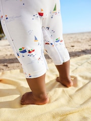 Blassblaue Boote​​​​​​​ - Sonnenschutz-Set aus Badeanzug und Mütze 2-teilig (3Monate–7Jahre) - Bild 5 von 10