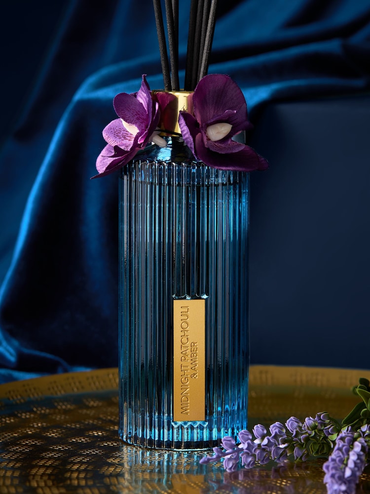 200ml Midnight Patchouli and Amber Fragranced Reed Diffuser - Image 2 of 4