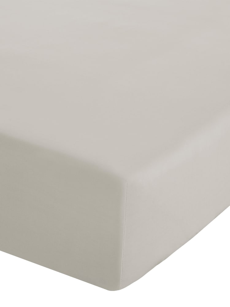 Catherine Lansfield Cream Percale Extra Deep Fitted Sheet - Image 3 of 3 Catherine Lansfield Cream Percale Extra Deep Fitted Sheet - Image 3 of 3