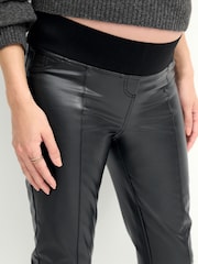 Schwarz - Skinny-Hose aus Lederimitat mit Ziernaht, Umstandsmode - Bild 5 von 8
