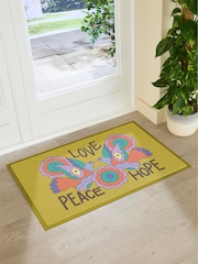 Felpudo Love Peace Hope para interiores y exteriores Elizabeth Olwen de Artsy Mats - Imagen 3 de 4