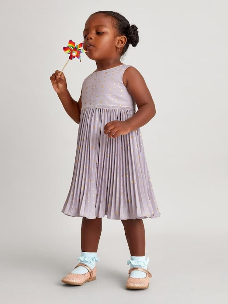 Monsoon Baby Angelina Plissiertes Kleid mit Sternmuster, Violett - Bild 1 von 4 Monsoon Baby Angelina Plissiertes Kleid mit Sternmuster, Violett - Bild 1 von 4