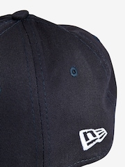 Azul marino - Gorra básica de algodón 100 % con diseño de los New York Yankees para niños 9 FORTY de New Era® - Imagen 2 de 3