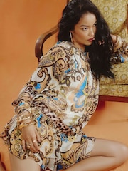 فستان قصير برّاق بنقشة بيزلي من River Island - صورة 4 من 4