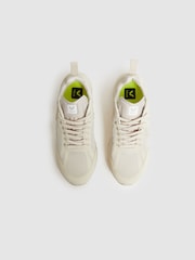 Blanco Pierre - Reiss Condor 2 Veja Mesh Running Trainers - Imagen 3 de 6