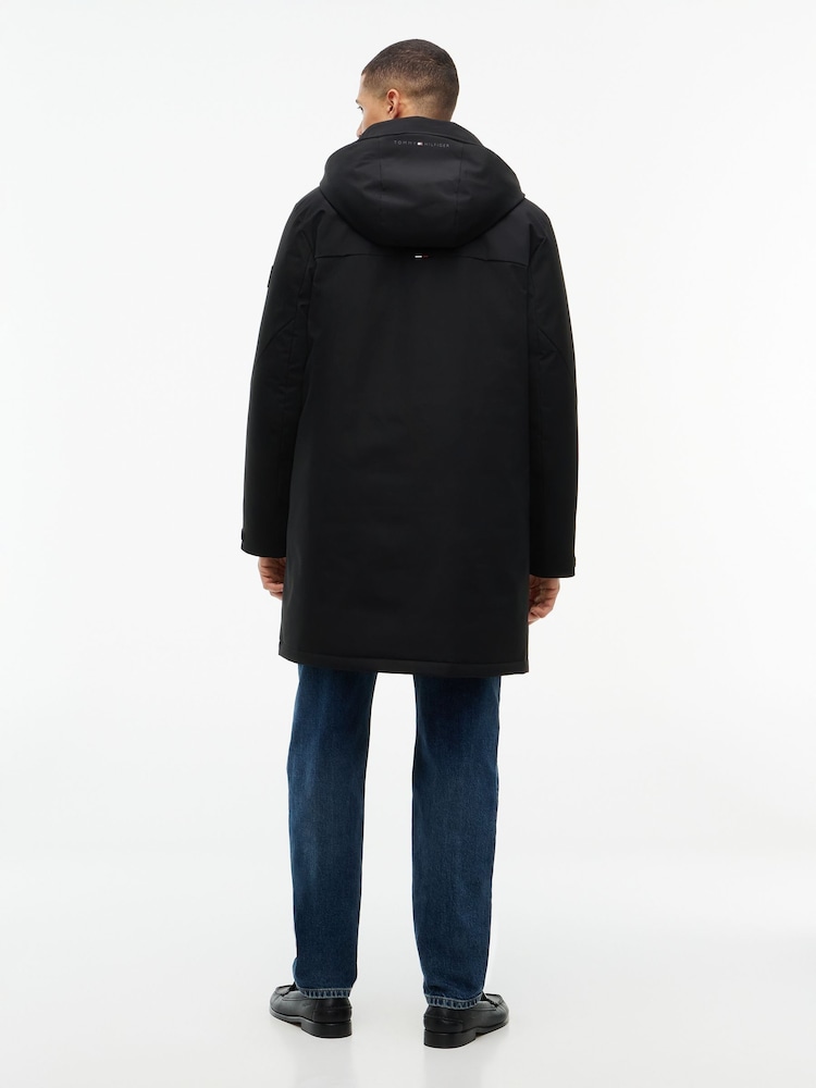 Chaqueta tipo parka con capucha y relleno Performance Tech de Tommy Hilfiger - Imagen 2 de 4 Chaqueta tipo parka con capucha y relleno Performance Tech de Tommy Hilfiger - Imagen 2 de 4