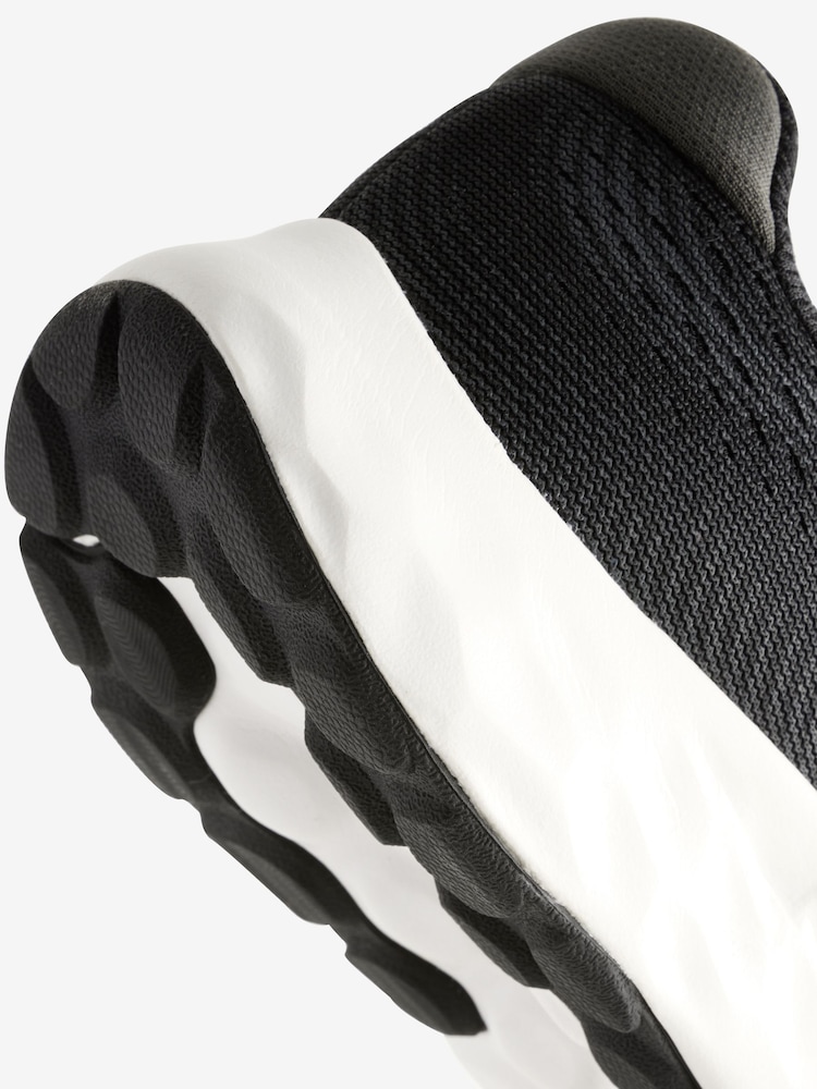 New Balance Black Womens 520v8 Trainers - Image 4 of 4