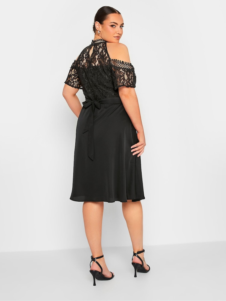 Кружевное платье с вырезами на плечах Yours Curve London - Image 2 of 5