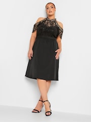 Кружевное платье с вырезами на плечах Yours Curve London - Image 4 of 5