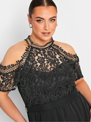 Кружевное платье с вырезами на плечах Yours Curve London - Image 5 of 5