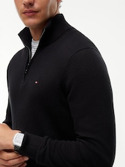 Melns - Tommy Hilfiger džemperis ar mākslīgo kakla izgriezumu un ceturtdaļas rāvējslēdzēja aizdari no kašmira auduma - Attēls 3 no 7