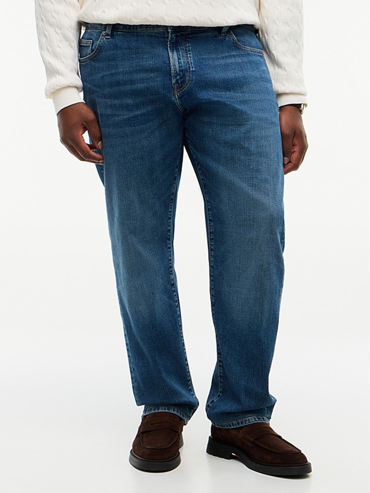 جينز بقصة عادية مقاس كبير من Tommy Hilfiger - Image 1 of 6