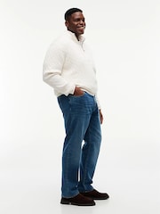 جينز بقصة عادية مقاس كبير من Tommy Hilfiger - Image 4 of 6