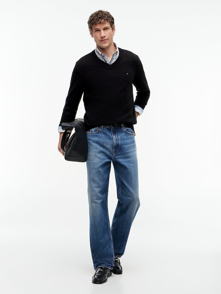 Tommy Hilfiger Black V-Neck Jumper With Cashmere - Image 2 of 6 Tommy Hilfiger Black V-Neck Jumper With Cashmere - Image 2 of 6