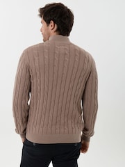 Saltwell Cable Knit Cotton Funnel Neck Quarter Zip Jumper - תמונה 2 מתוך 5