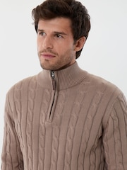 Saltwell Cable Knit Cotton Funnel Neck Quarter Zip Jumper - תמונה 4 מתוך 5