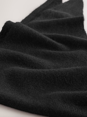 Negro - Bufanda triangular de punto - Imagen 3 de 3