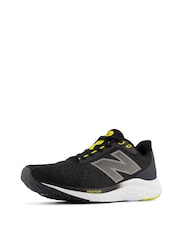 Черный - Мужские кроссовки New Balance Fresh Foam Arishi V4 - Изображение 4 из 14