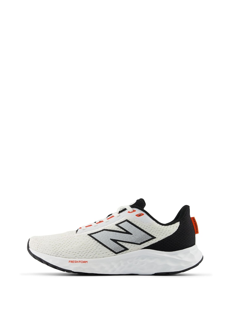 New Balance White Mens Fresh Foam Arishi v4 Trainers - Image 2 of 13